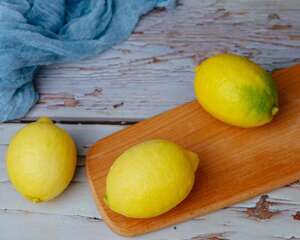 柠檬树只开花不结果的原因