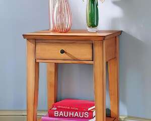 如何选择插花器饰