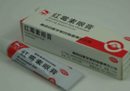 如何照顾患结膜炎的狗狗 如何照顾患结膜炎的狗狗