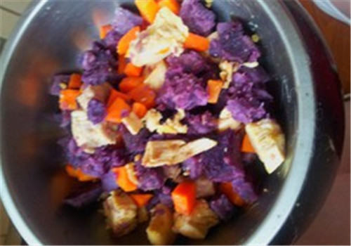 【美食攻略】自制营养丰富的狗狗晚餐