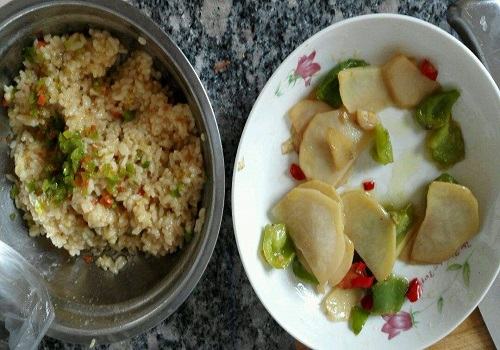 以下这几种食物千万不能喂食狗狗