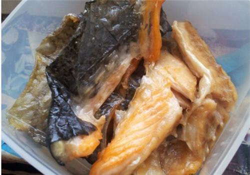 【美食攻略】自制狗狗零食之烤三文鱼皮